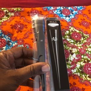 Kay Von D , Lock-it Edge Foundation Brush. NIB